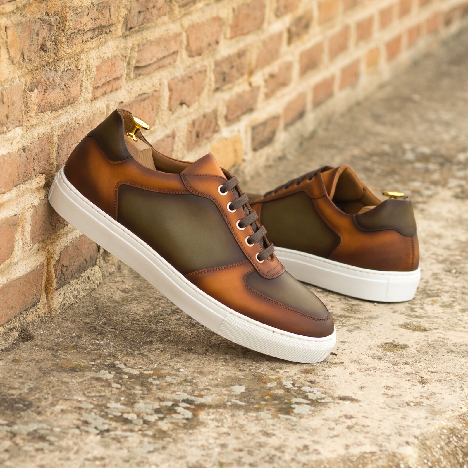 Timeless Low-Top Sneakers for Everyday Wear