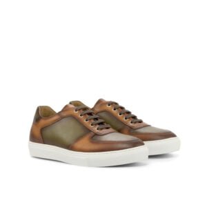 Timeless Low-Top Sneakers for Everyday Wear - Image 2