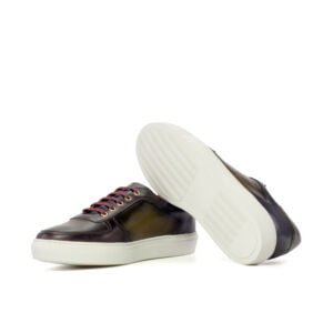 Sleek Low-Top Sneakers for Daily Wear - Image 4