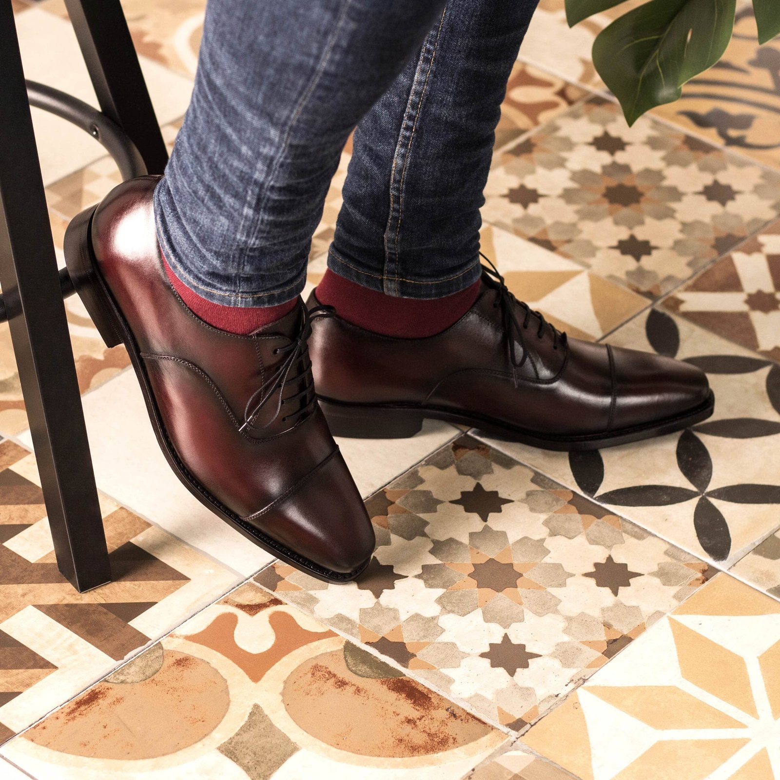 Elegant Burgundy Oxford Shoes Classic Style